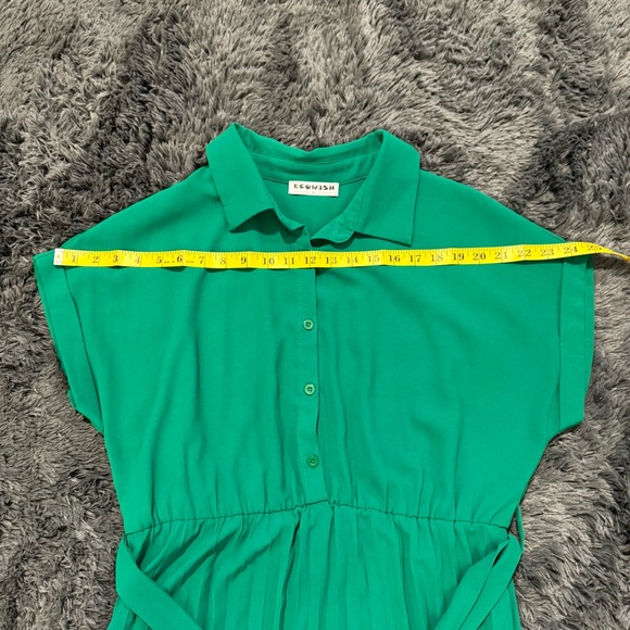 Chic Green Midi Dress with Waist Tie - Picture 4 of 9